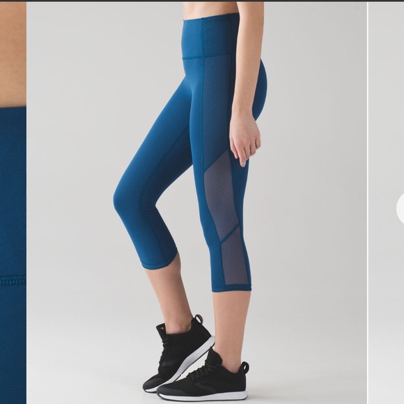 lululemon athletica Pants - Lululemon Body Con Crop Leggings